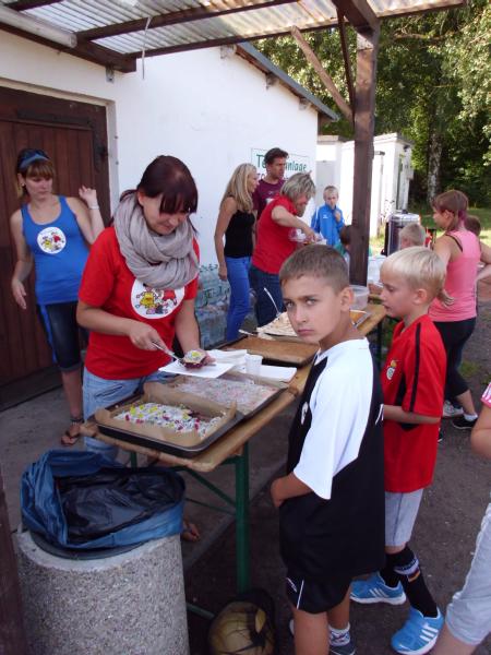 Foto vom Kuchenbasar.